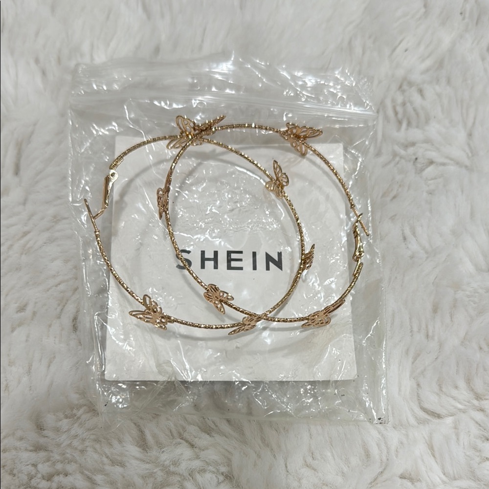 SHEIN Gold Twisted Hoop Earrings